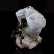 Alkali-beryl + Tourmaline. 67.17 ct.