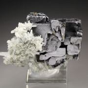 skeletal GALENA, QUARTZ