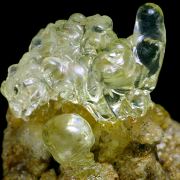 Opal var. hyalite CRAZY FLUORESCENCE