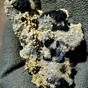 Sphalerite on Quartz with Siderite