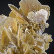 Wulfenite with Calcite