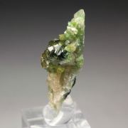 gem GARNET var. GROSSULAR var. CHROMIAN, CHROMITE
