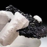 Barite on Gaudefroyite