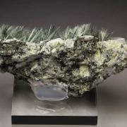 AMPHIBOLE GROUP var. BYSSOLITE, K FELDSPAR var. ADULARIA