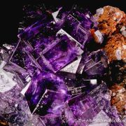 Fluorite (red fluorescence)