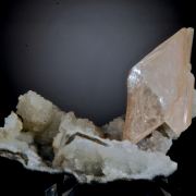 Heulandite on botryoidal Quartz