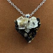 Necklace raw Fluorite + Quartz. 40.73 ct.