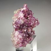 VESUVIANITE var. MANGANOAN