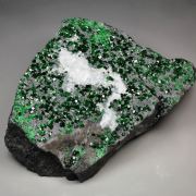 GARNET var. UVAROVITE, CALCITE