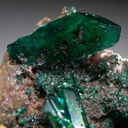 Dioptase with Wulfenite