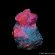 Sodalite var. Hackmanite 