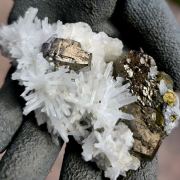 Pyrrhotite on Quartz