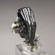 new find - HEMATITE var. IRON ROSE, K FELDSPAR var. ADULARIA