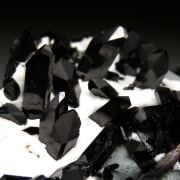 Benitoite, Neptunite