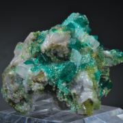 Dioptase w. Calcite, Duftite etc.