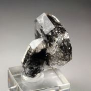bi-terminated QUARTZ with bitumen inclusions