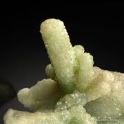 Cuprian Smithsonite ps. Aragonite