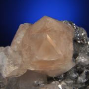 Smithsonite (very fine large crystal) 