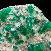 Dioptase, calcite 