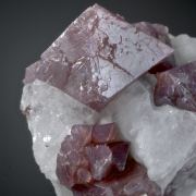 Spinel on Calcite