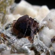 Axinite, Epidote on Albite