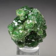 gem GARNET var. GROSSULAR var. CHROMIAN, CHROMITE