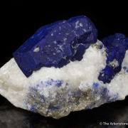 Lazurite on calcite and pyrite