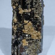 Fluorapatite with Ferberite, Siderite and Muscovite