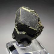 GARNET var. ANDRADITE var. MELANITE