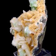 Stilbite, apophyllite, heulandite