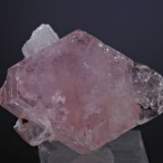 Fluorapatite (pink) with Albite