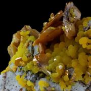 Wulfenite + Mimetite. 994.0 ct.