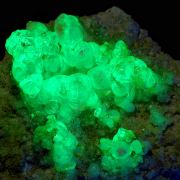 Opal var. hyalite CRAZY FLUORESCENCE
