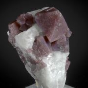 Spinel on Calcite