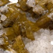 Siderite on Quartz (R)