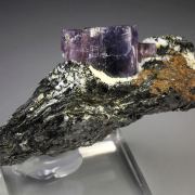 bi-color CORUNDUM var. RUBY, MUSCOVITE