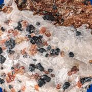 Mcgovernite   & Franklinite & Willemite