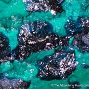 Veszelyite on Zincolibethenite