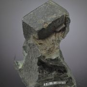 Garnet pseudomorphed by Chamosite (Chlorite)