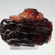 gem GARNET var. SPESSARTINE skeletal