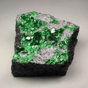 GARNET var. UVAROVITE