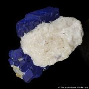 Lazurite on calcite and pyrite