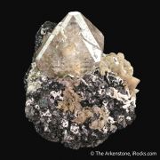 Fluorite on Magnetite and Calcite