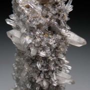 Gitter Quartz on Feldspar