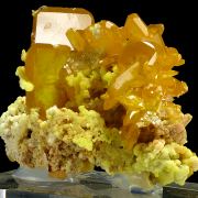 Wulfenite, mimetite, calcite