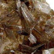 Childrenite on Quartz