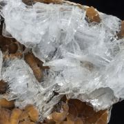 Siderite (variety sphärosiderite) with Baryte