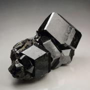 GARNET var. ANDRADITE var. MELANITE