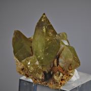 Titanite var. Sphene, twinned crystals