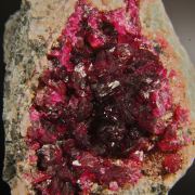 Roselite (well-crystallized) 